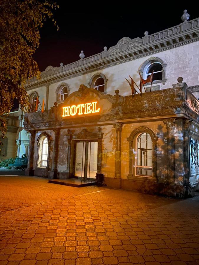 Hotel Astam Qostanaj Buitenkant foto