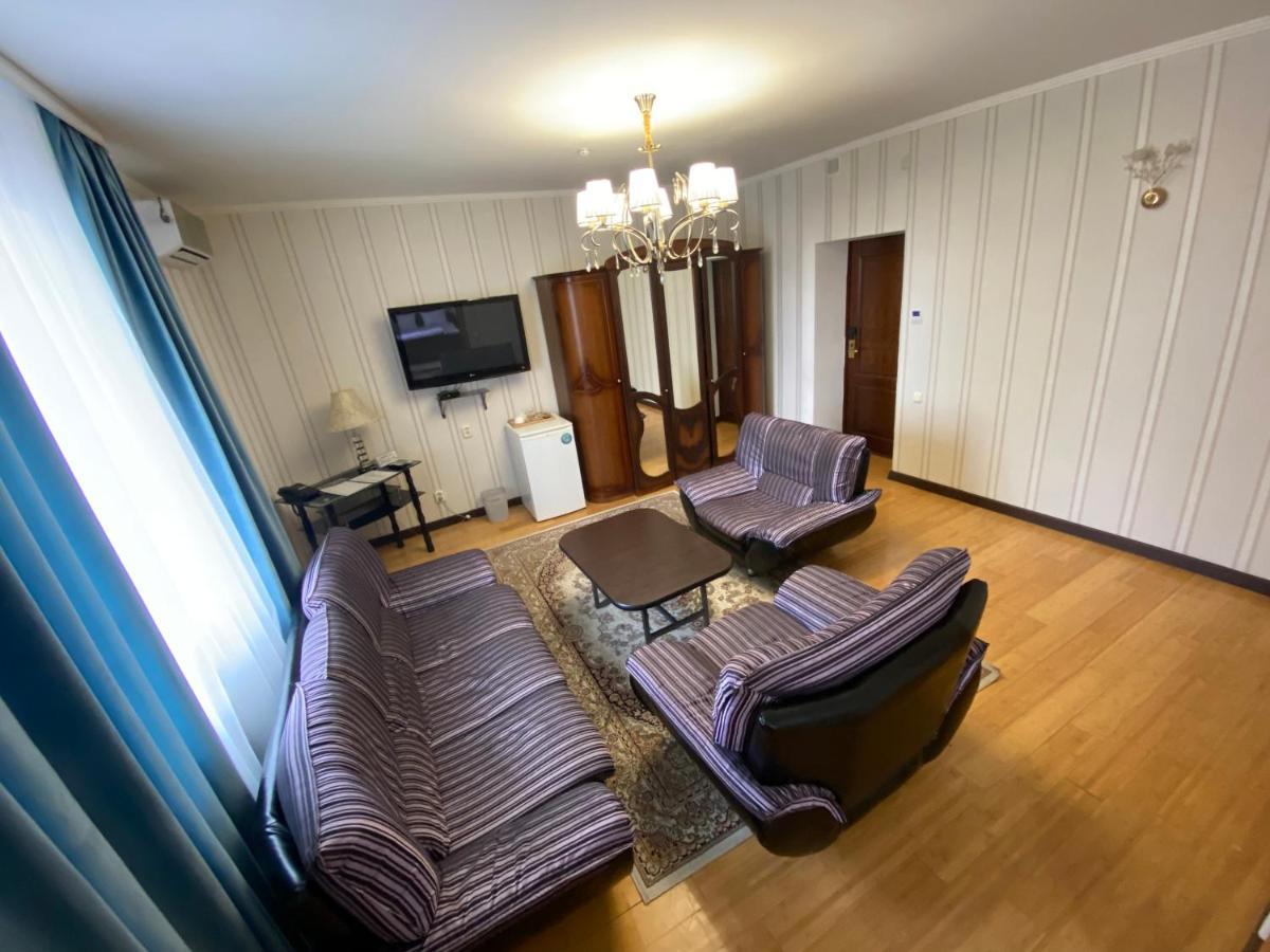 Hotel Astam Qostanaj Buitenkant foto