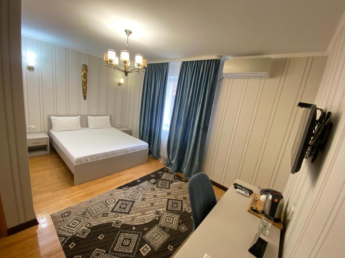 Hotel Astam Qostanaj Buitenkant foto